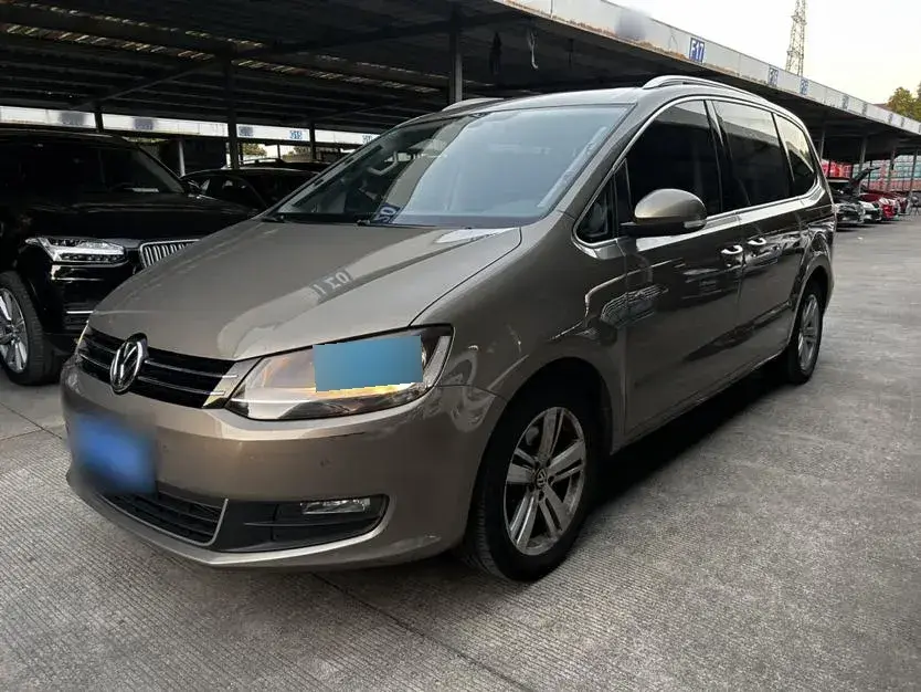 2018 Volkswagen Sharan 2.0T 220HP L4 6DCT