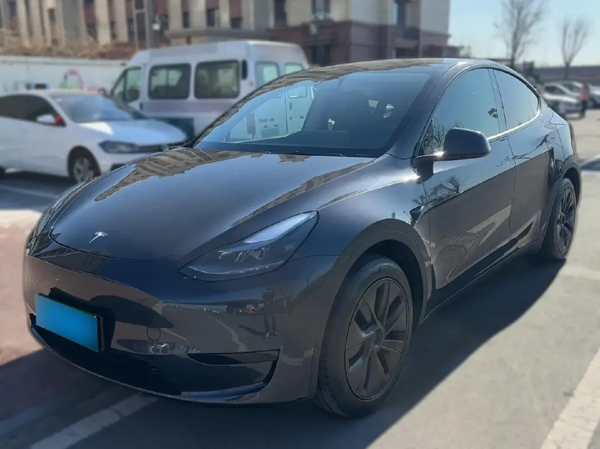 2024 Tesla Model Y BEV 60KWH