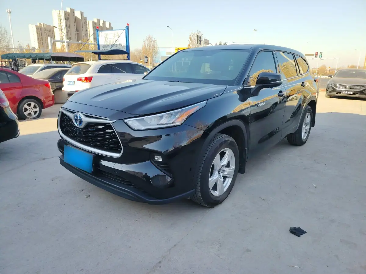 2023 Toyota Highlander 2.5L 189HP L4 E-CVT Hybrid