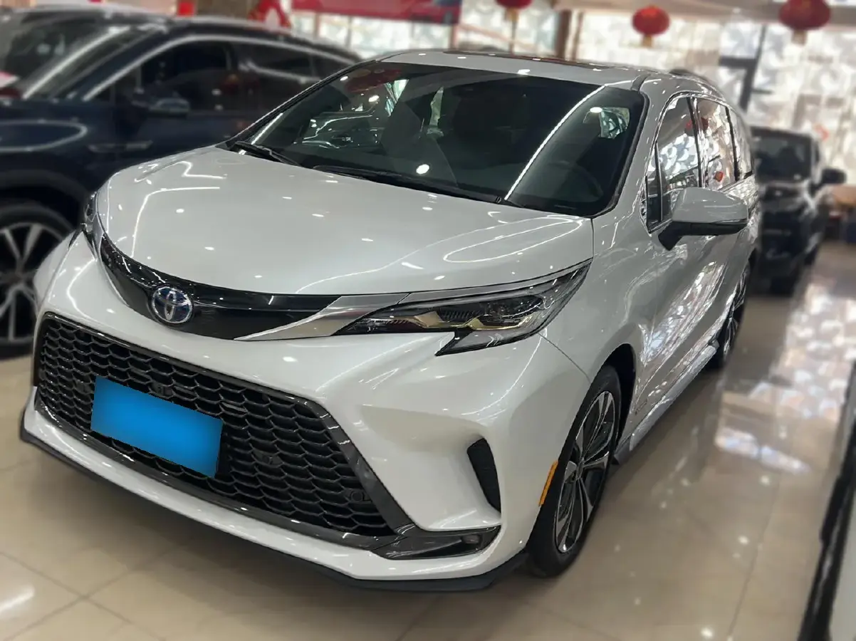 2023 Toyota Granvia 2.5L 189HP L4 E-CVT Hybrid