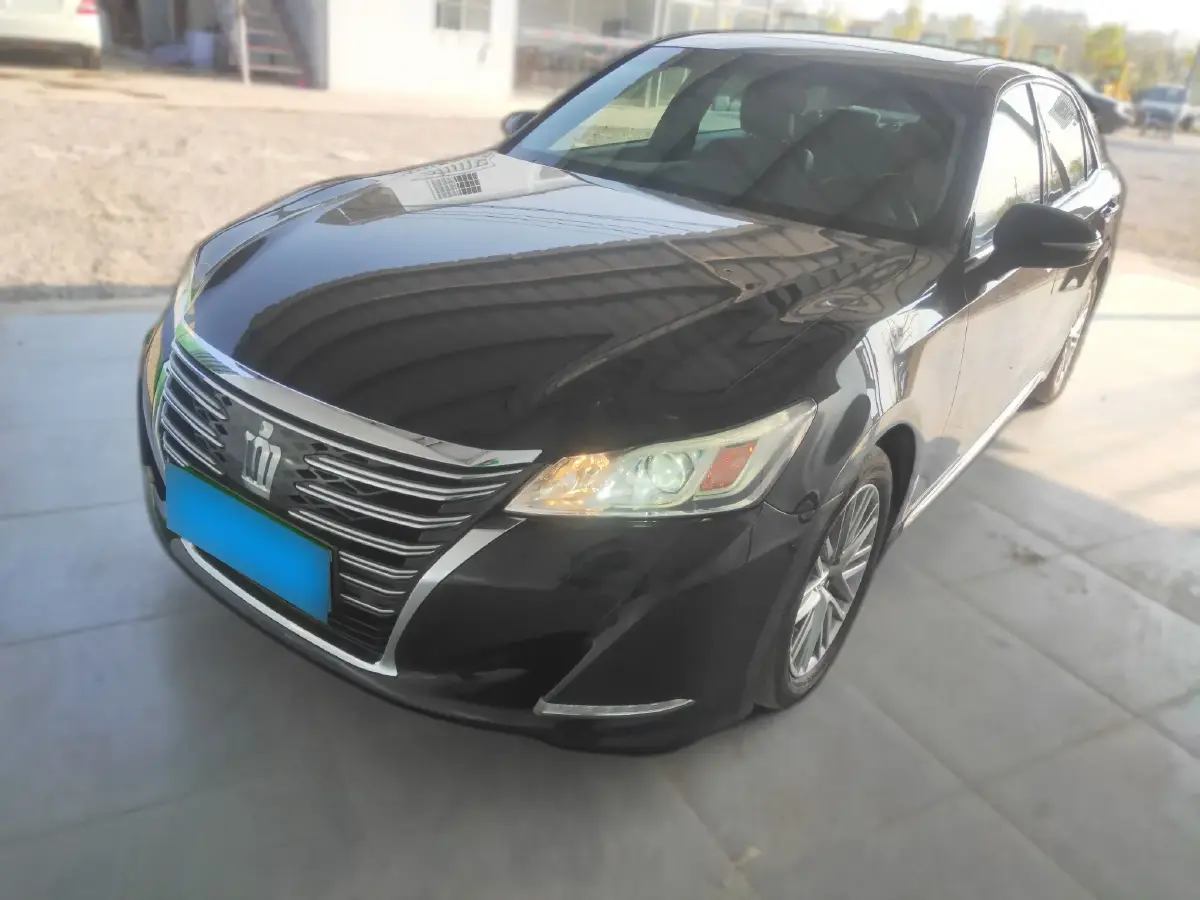 2015 Toyota Crown 2.0T 235HP L4 8AT