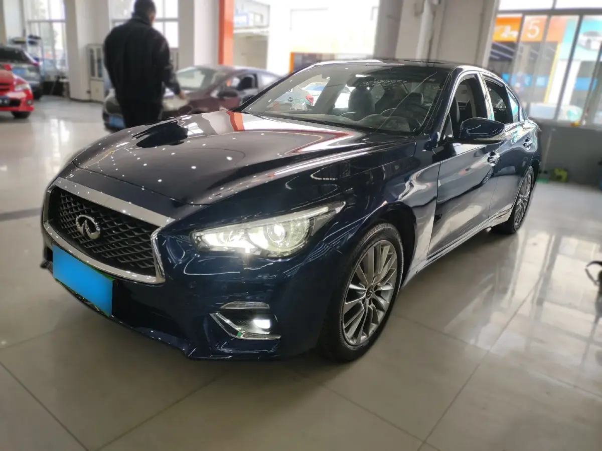 2018 Infiniti Q50L 2.0T 211HP L4 7AT