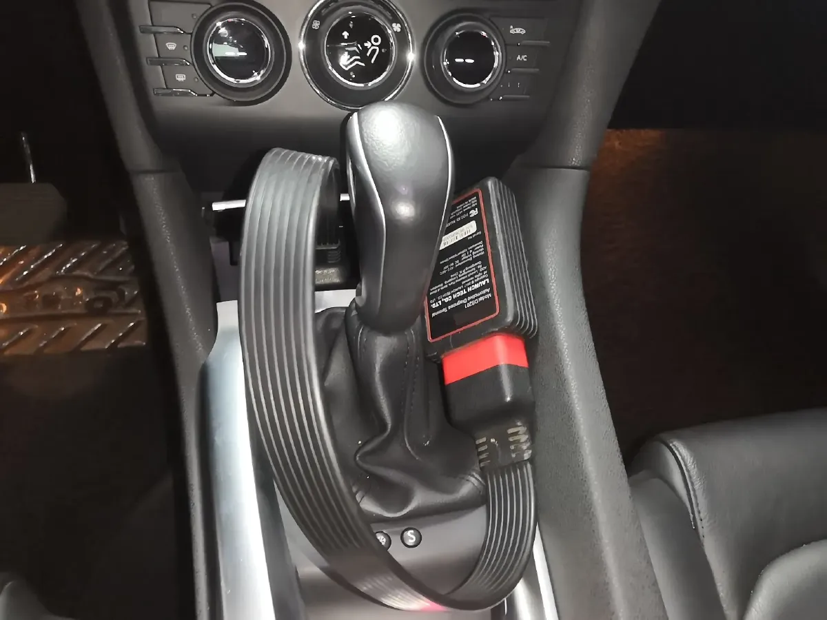 2014 DS 6 1.6T 167HP L4 6AT,autocango,china used car exporter,china ev exporter,chinese used car exporter,chinese used ev exporter