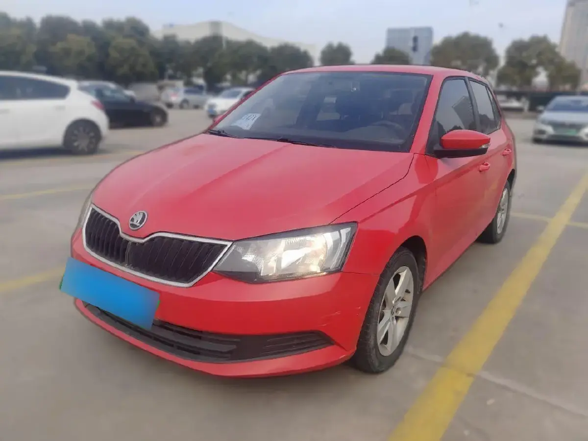 2017 Skoda Fabia 1.4L 90HP L4 5MT