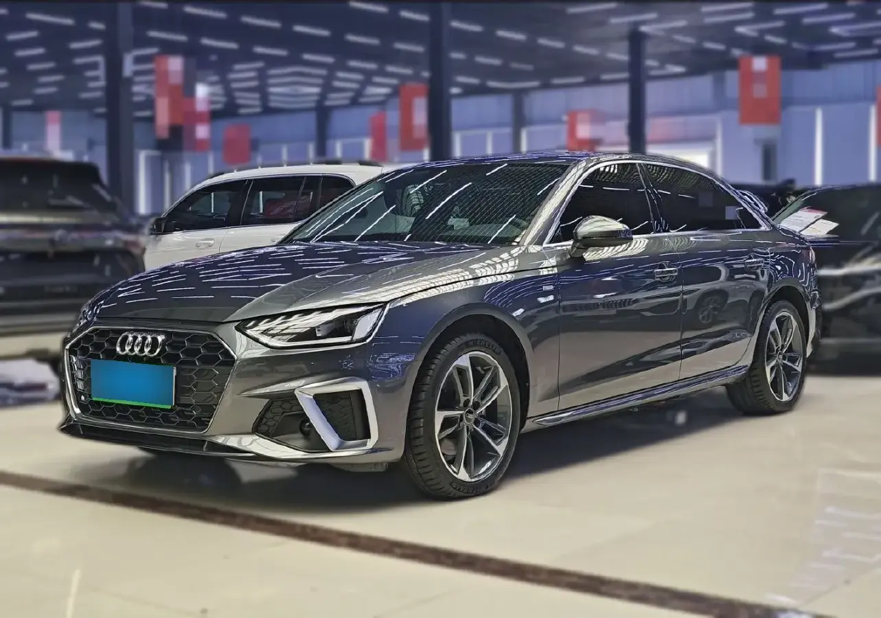 2022 Audi A4L 2.0T 190HP L4 7DCT