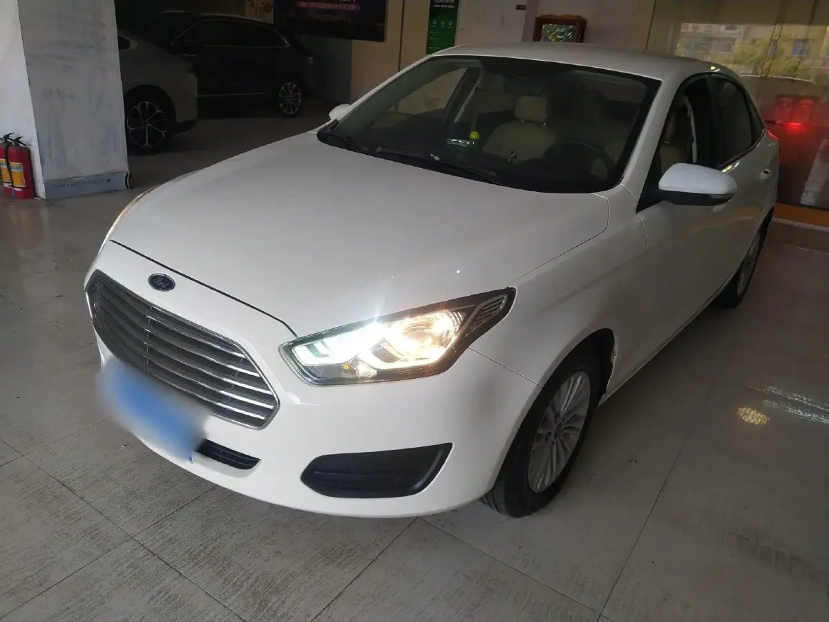 2017 Ford Escort 1.5L 113HP L4 5MT