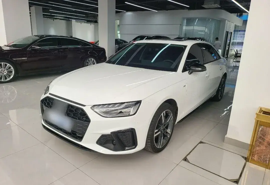 2022 Audi A4L 2.0T 190HP L4 7DCT