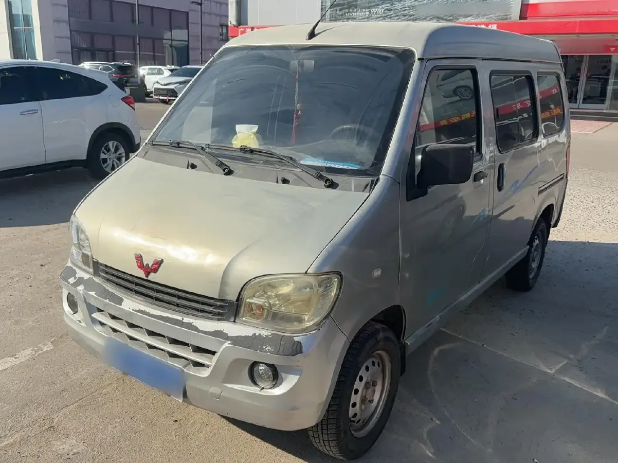 2013 WuLing ZhiGuang 1.0L 61HP L4 5MT