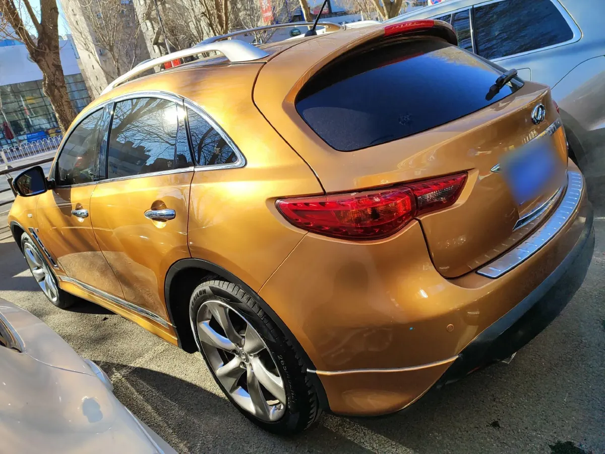 2013 Infiniti QX70 3.7L 351HP V6 7AT,autocango,china used car exporter,china ev exporter,chinese used car exporter,chinese used ev exporter