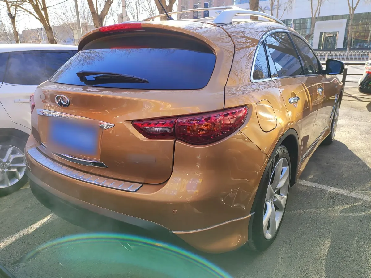 2013 Infiniti QX70 3.7L 351HP V6 7AT,autocango,china used car exporter,china ev exporter,chinese used car exporter,chinese used ev exporter