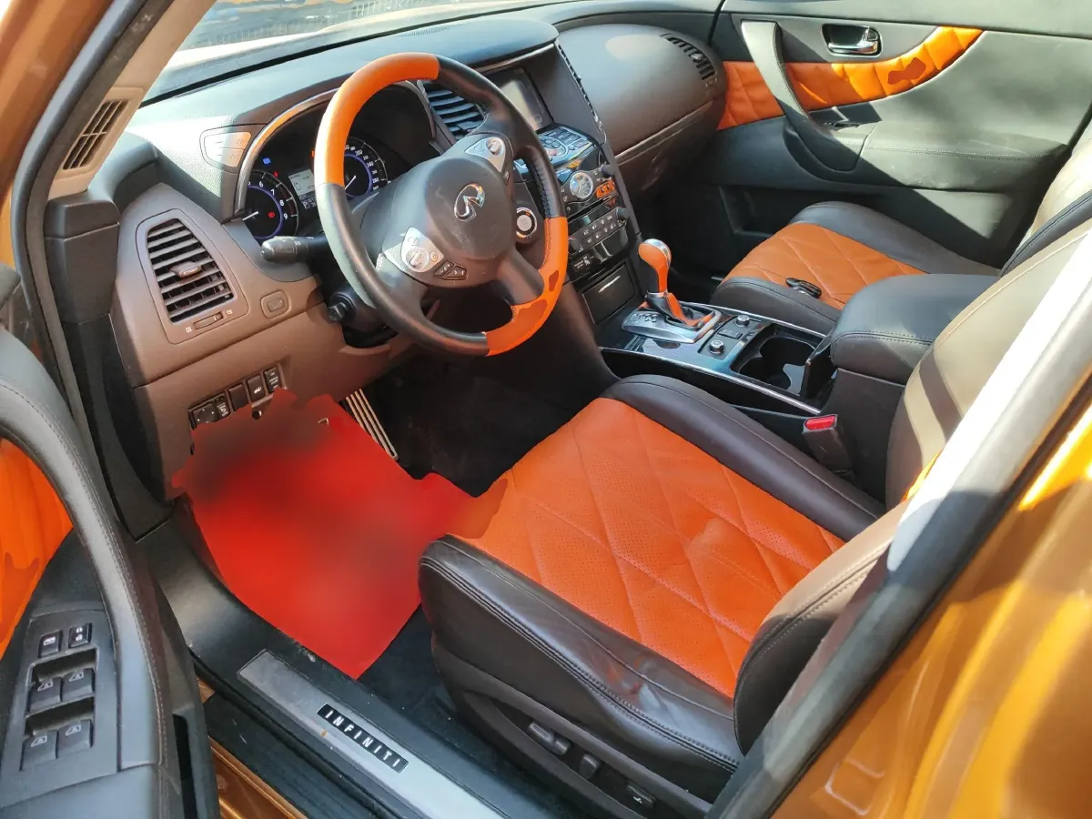 2013 Infiniti QX70 3.7L 351HP V6 7AT,autocango,china used car exporter,china ev exporter,chinese used car exporter,chinese used ev exporter