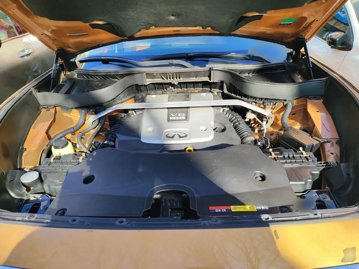 2013 Infiniti QX70 3.7L 351HP V6 7AT,autocango,china used car exporter,china ev exporter,chinese used car exporter,chinese used ev exporter