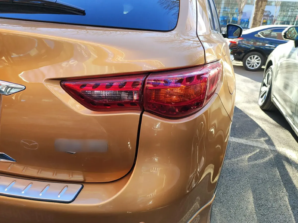 2013 Infiniti QX70 3.7L 351HP V6 7AT,autocango,china used car exporter,china ev exporter,chinese used car exporter,chinese used ev exporter