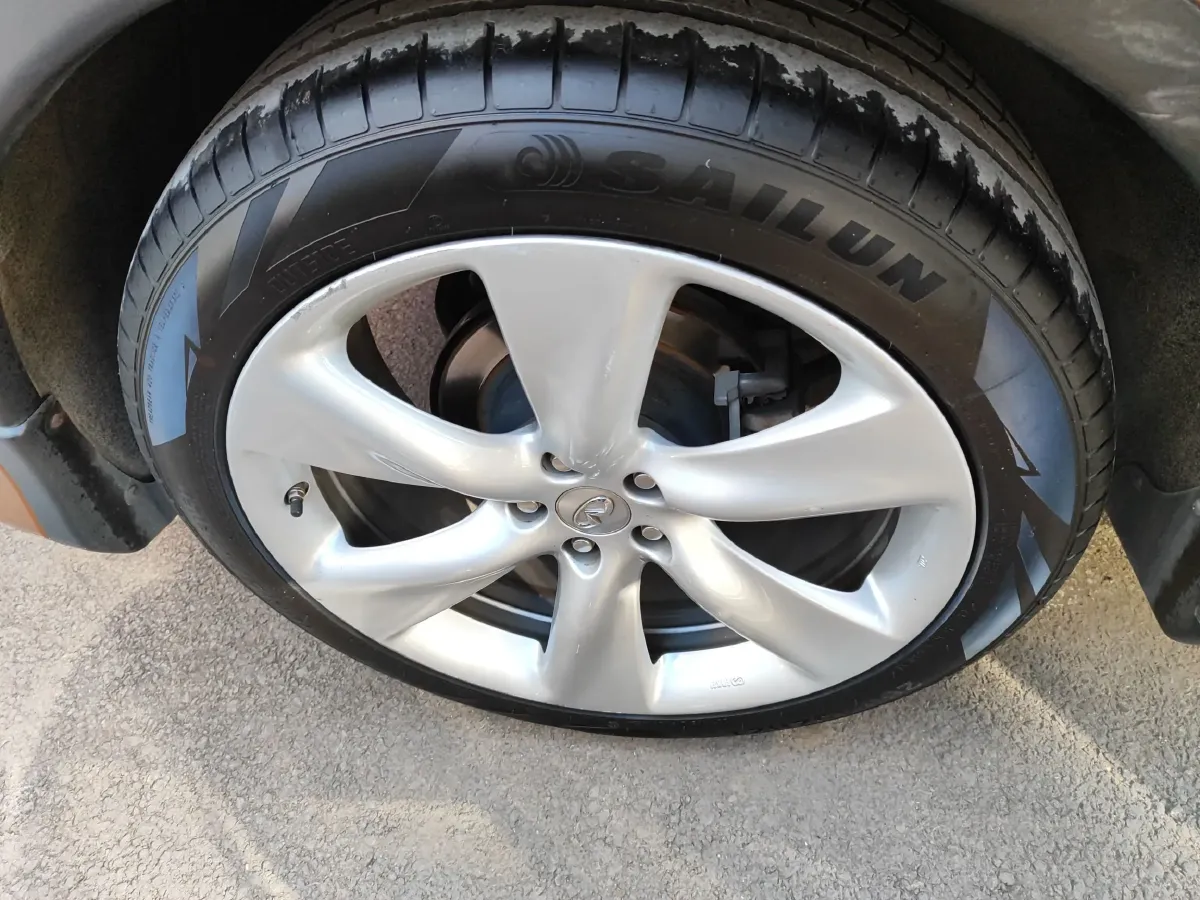 2013 Infiniti QX70 3.7L 351HP V6 7AT,autocango,china used car exporter,china ev exporter,chinese used car exporter,chinese used ev exporter