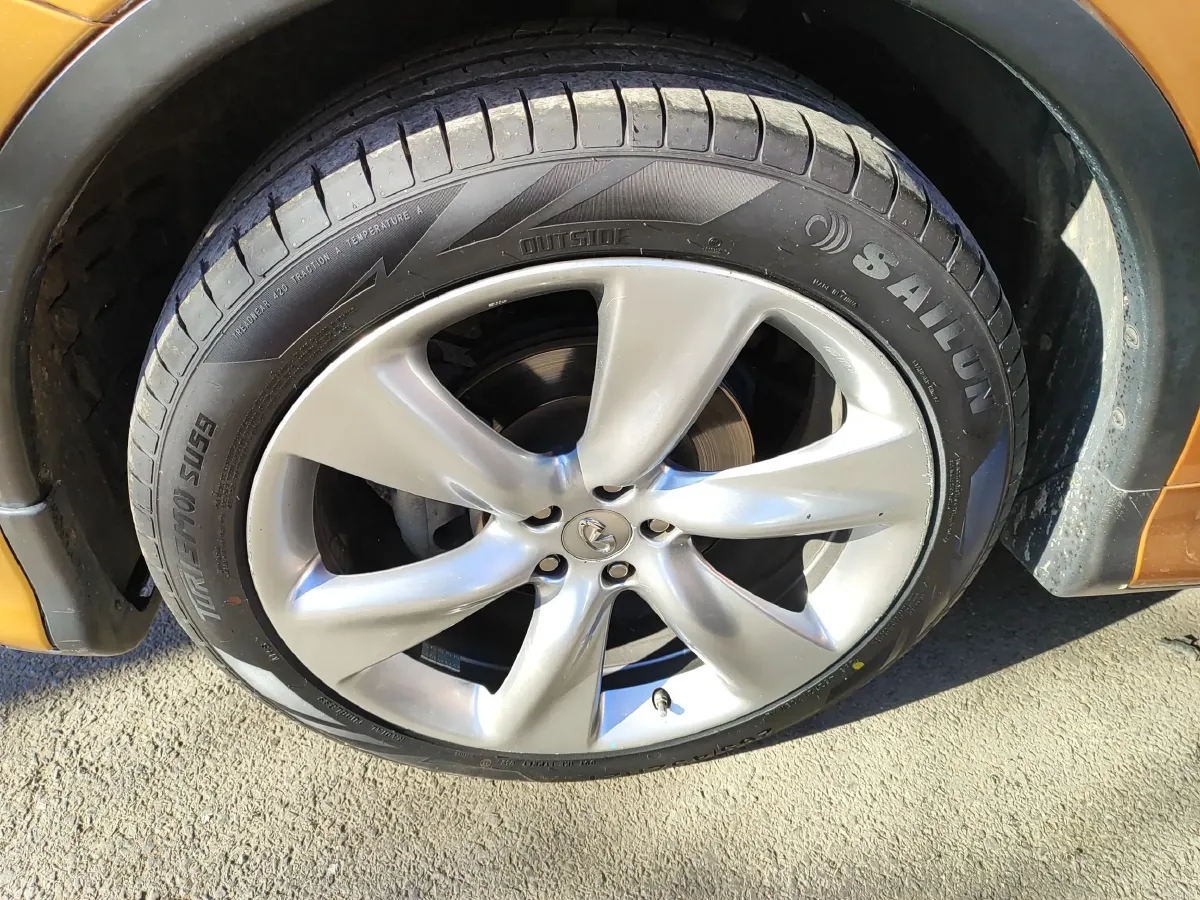 2013 Infiniti QX70 3.7L 351HP V6 7AT,autocango,china used car exporter,china ev exporter,chinese used car exporter,chinese used ev exporter