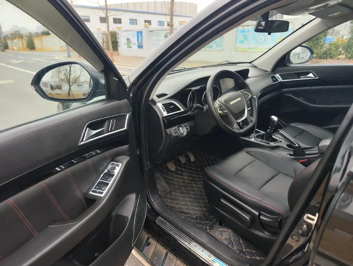 2015 Leopaard CS10 2.0T 177HP L4 6MT,autocango,china used car exporter,china ev exporter,chinese used car exporter,chinese used ev exporter