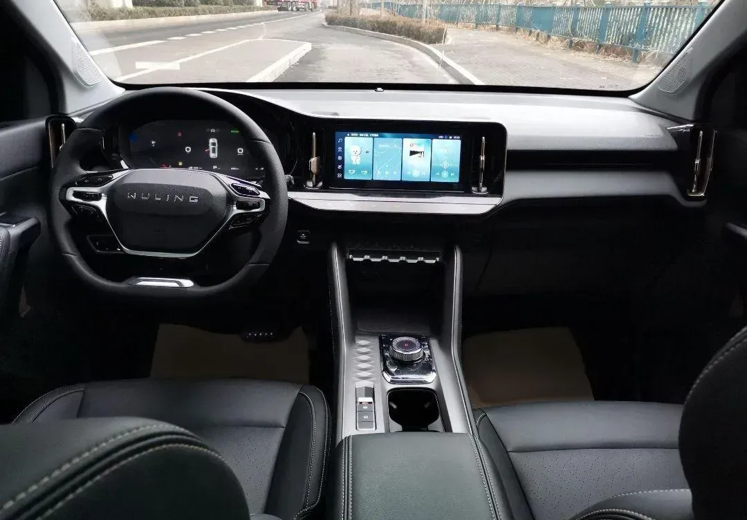 2023 WuLing XingYun 2.0L 136HP L4 1DHT Hybrid 1.8KWH,autocango,china used car exporter,china ev exporter,chinese used car exporter,chinese used ev exporter