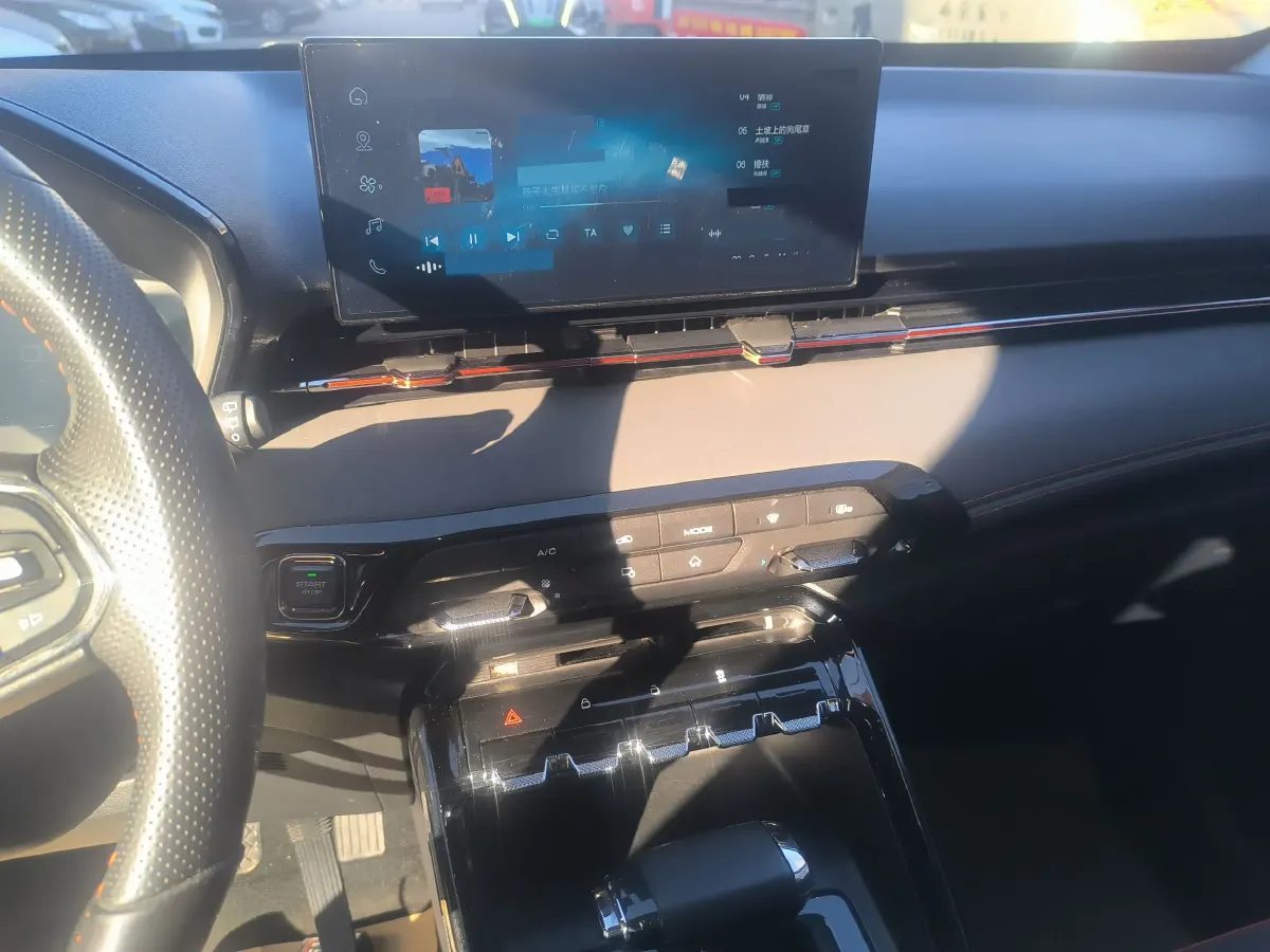 2020 BaoJun RS-3 1.5L 99HP L4 CVT,autocango,china used car exporter,china ev exporter,chinese used car exporter,chinese used ev exporter