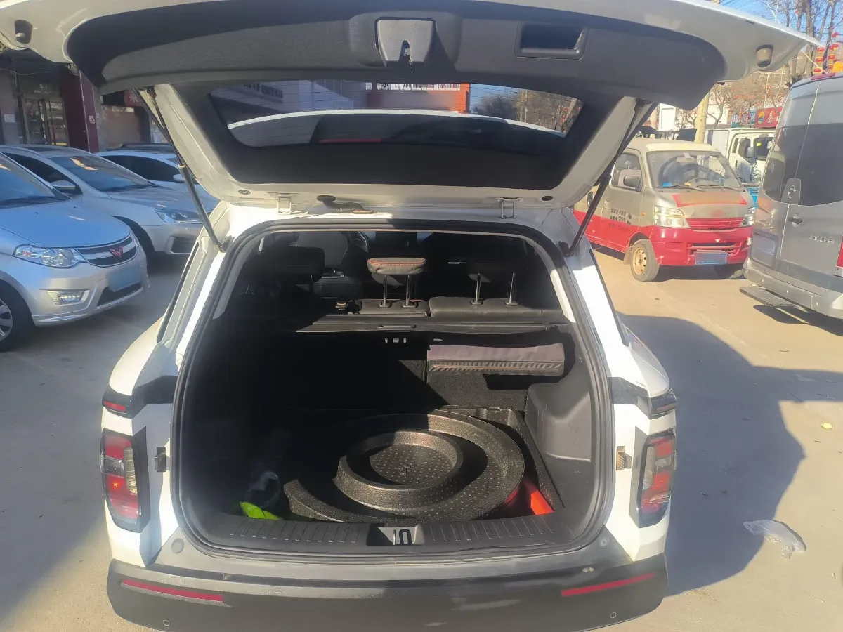 2020 BaoJun RS-3 1.5L 99HP L4 CVT,autocango,china used car exporter,china ev exporter,chinese used car exporter,chinese used ev exporter