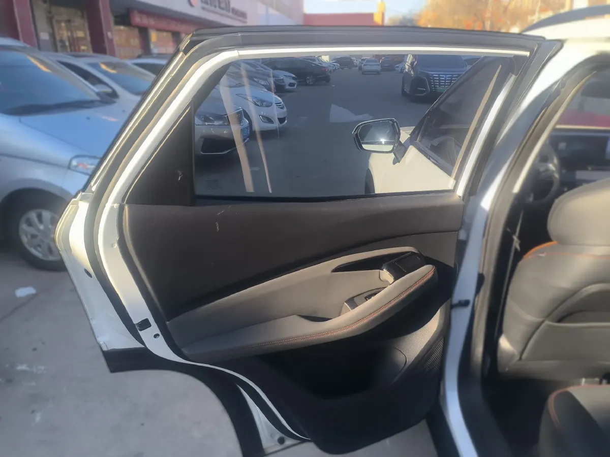 2020 BaoJun RS-3 1.5L 99HP L4 CVT,autocango,china used car exporter,china ev exporter,chinese used car exporter,chinese used ev exporter