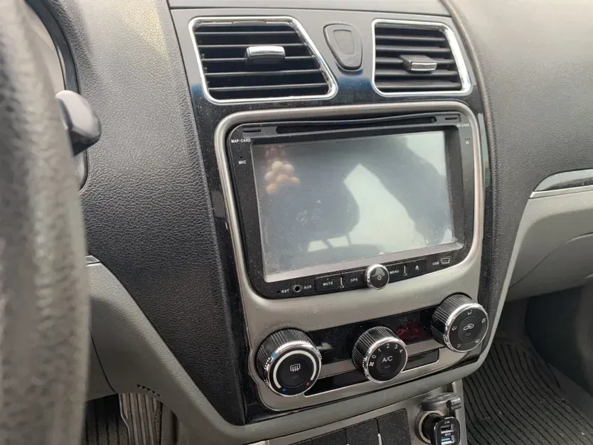 2013 Geely Emgrand Classic 1.5L 109HP L4 5MT,autocango,china used car exporter,china ev exporter,chinese used car exporter,chinese used ev exporter