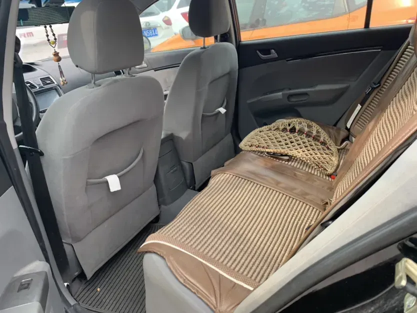 2013 Geely Emgrand Classic 1.5L 109HP L4 5MT,autocango,china used car exporter,china ev exporter,chinese used car exporter,chinese used ev exporter