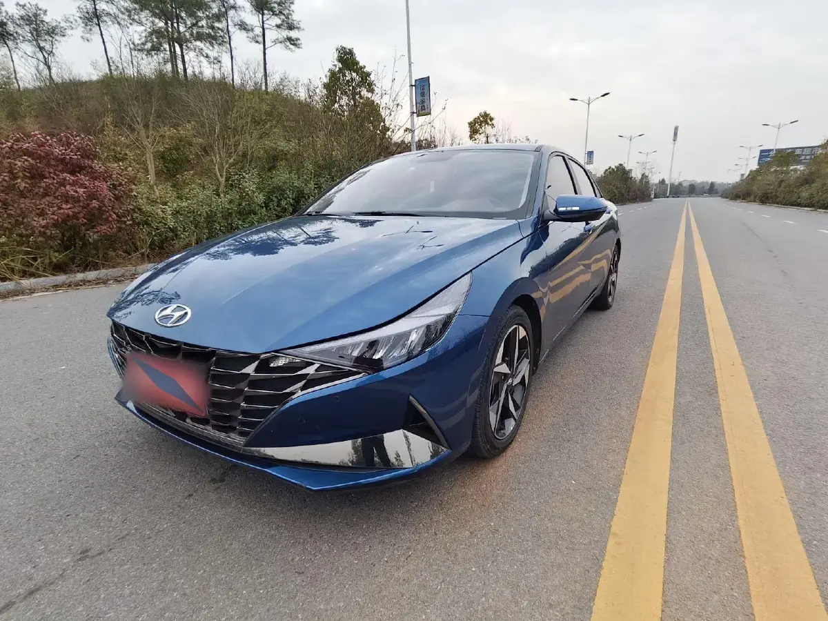 2022 Hyundai Elantra 1.5L 115HP L4 CVT