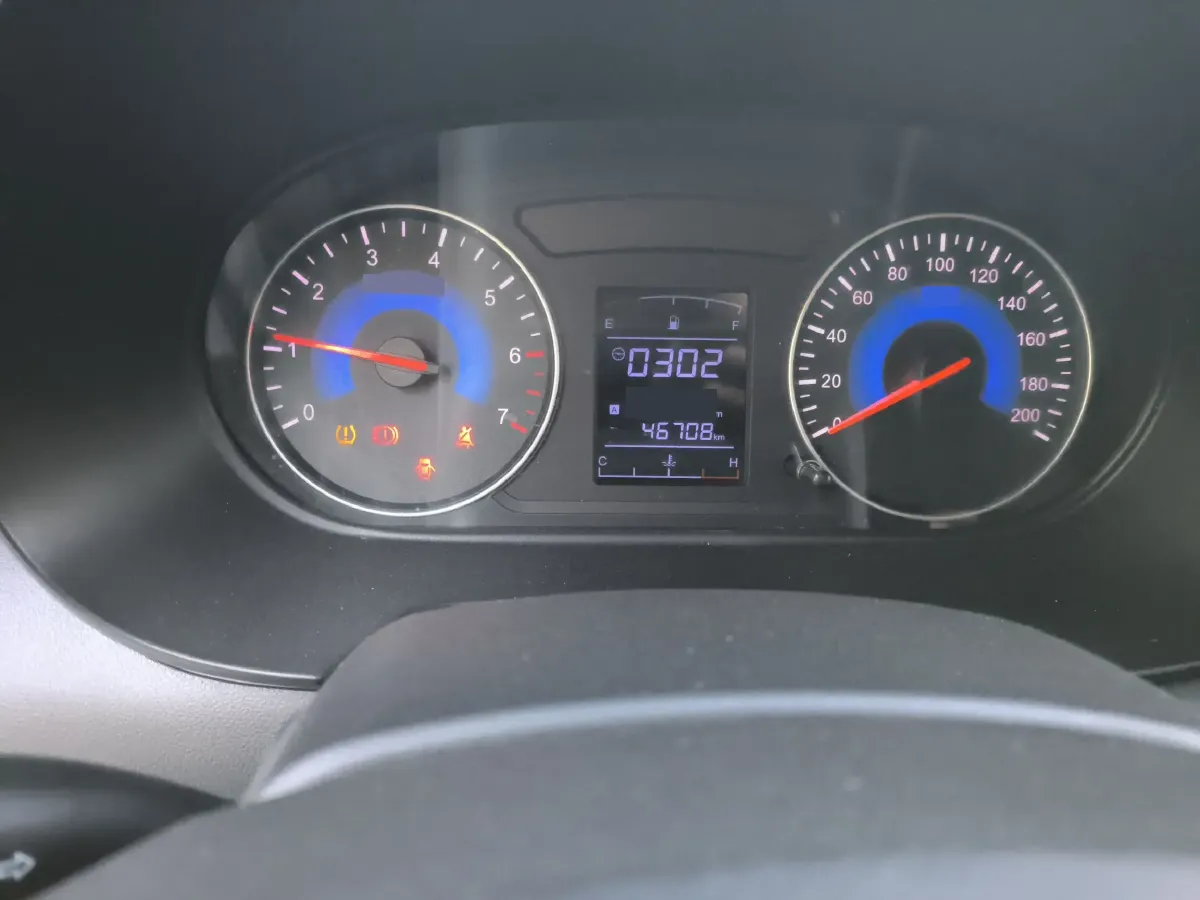 2022 DongFeng Fengon Fengon 380 1.5L 112HP L4 5MT,autocango,china used car exporter,china ev exporter,chinese used car exporter,chinese used ev exporter