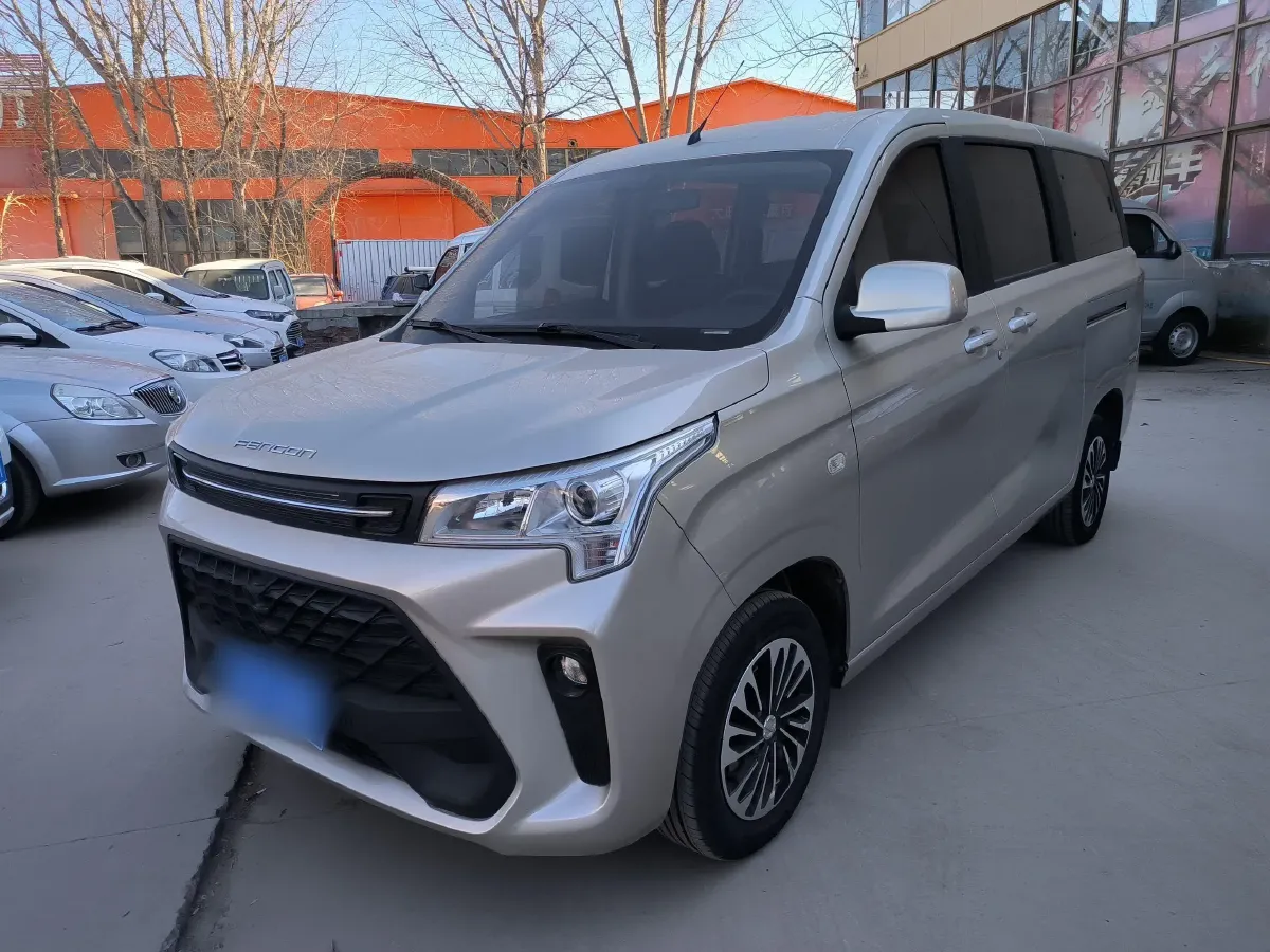2022 DongFeng Fengon Fengon 380 1.5L 112HP L4 5MT,autocango,china used car exporter,china ev exporter,chinese used car exporter,chinese used ev exporter