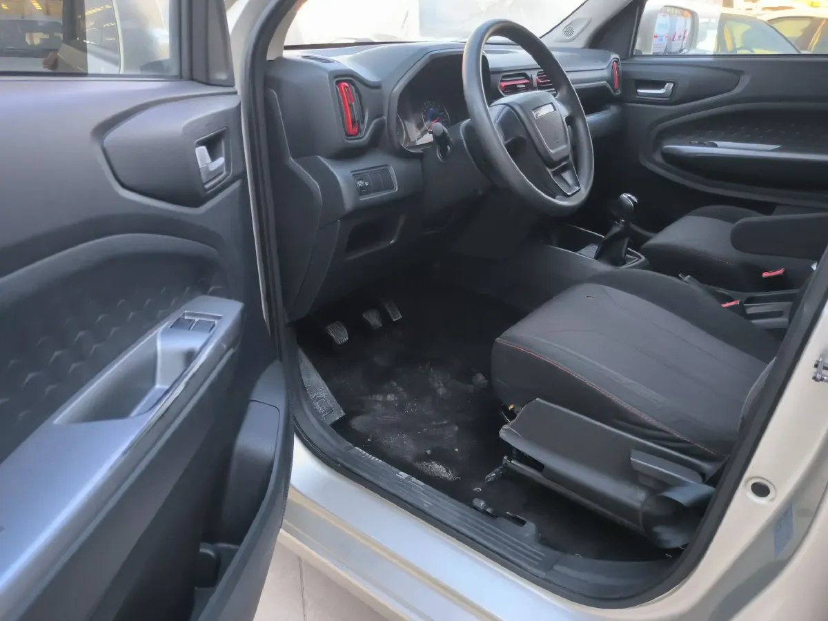 2022 DongFeng Fengon Fengon 380 1.5L 112HP L4 5MT,autocango,china used car exporter,china ev exporter,chinese used car exporter,chinese used ev exporter