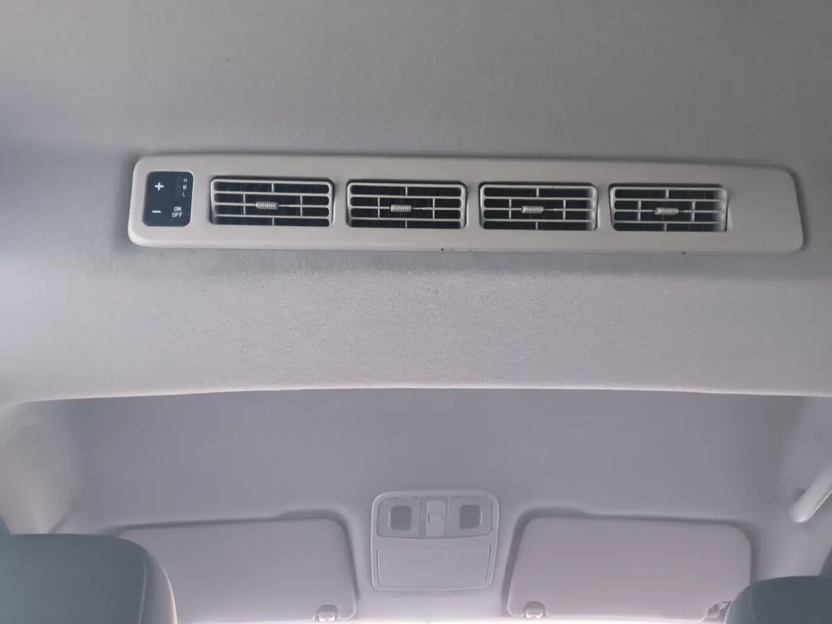 2022 DongFeng Fengon Fengon 380 1.5L 112HP L4 5MT,autocango,china used car exporter,china ev exporter,chinese used car exporter,chinese used ev exporter