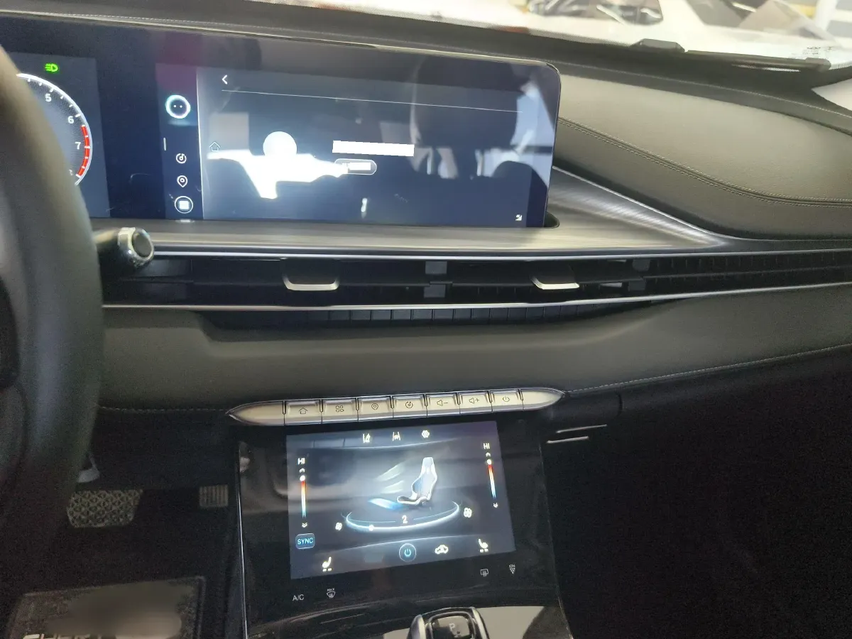 2022 Chery Tiggo 8 Plus 2.0T 254HP L4 7DCT,autocango,china used car exporter,china ev exporter,chinese used car exporter,chinese used ev exporter