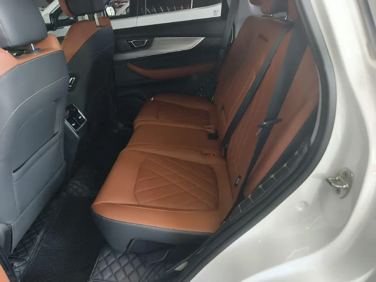 2022 Chery Tiggo 8 Plus 2.0T 254HP L4 7DCT,autocango,china used car exporter,china ev exporter,chinese used car exporter,chinese used ev exporter