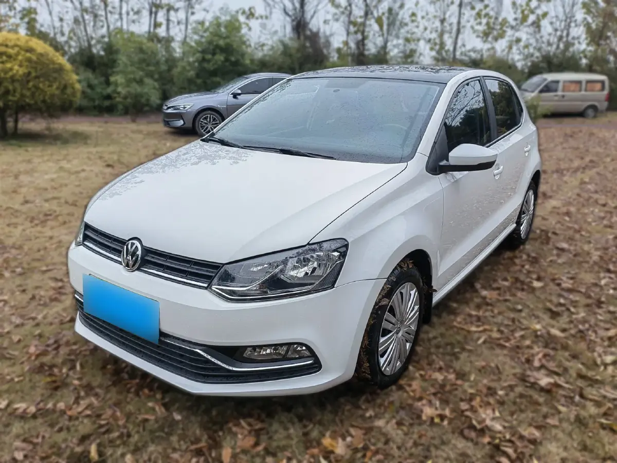 2016 Volkswagen Polo 1.6L 110HP L4 6AT