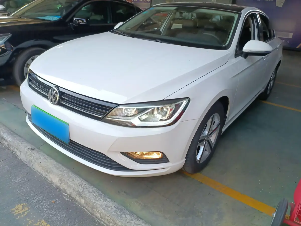 2017 Volkswagen Lamando 1.4T 131HP L4 7DCT