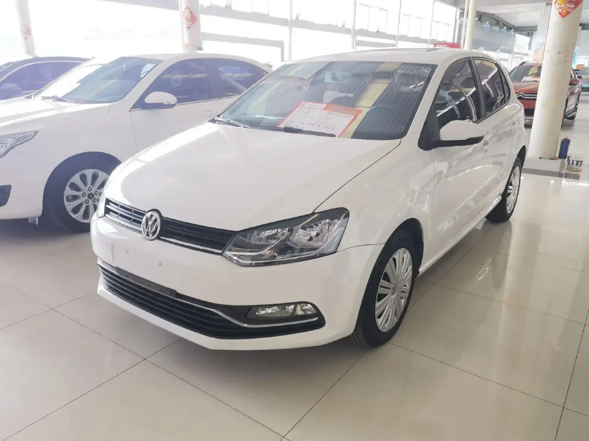 2016 Volkswagen Polo 1.6L 110HP L4 6AT