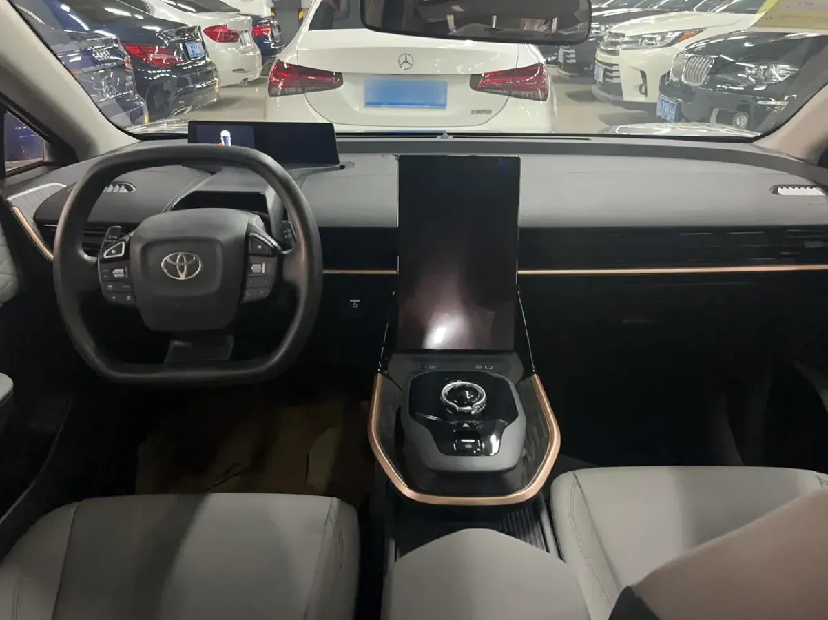 2024 Toyota bZ3 BEV 49.92KWH,autocango,china used car exporter,china ev exporter,chinese used car exporter,chinese used ev exporter