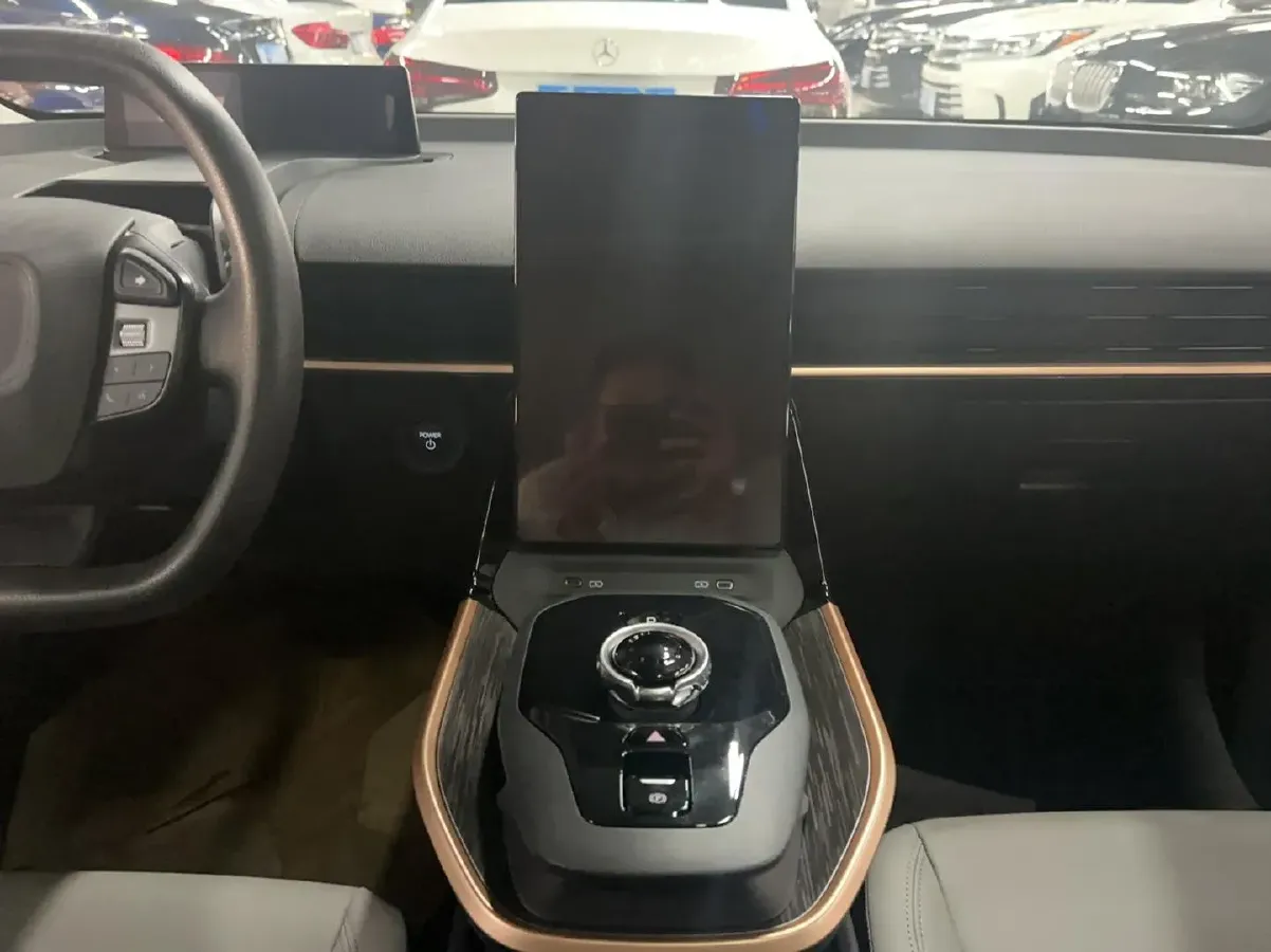 2024 Toyota bZ3 BEV 49.92KWH,autocango,china used car exporter,china ev exporter,chinese used car exporter,chinese used ev exporter