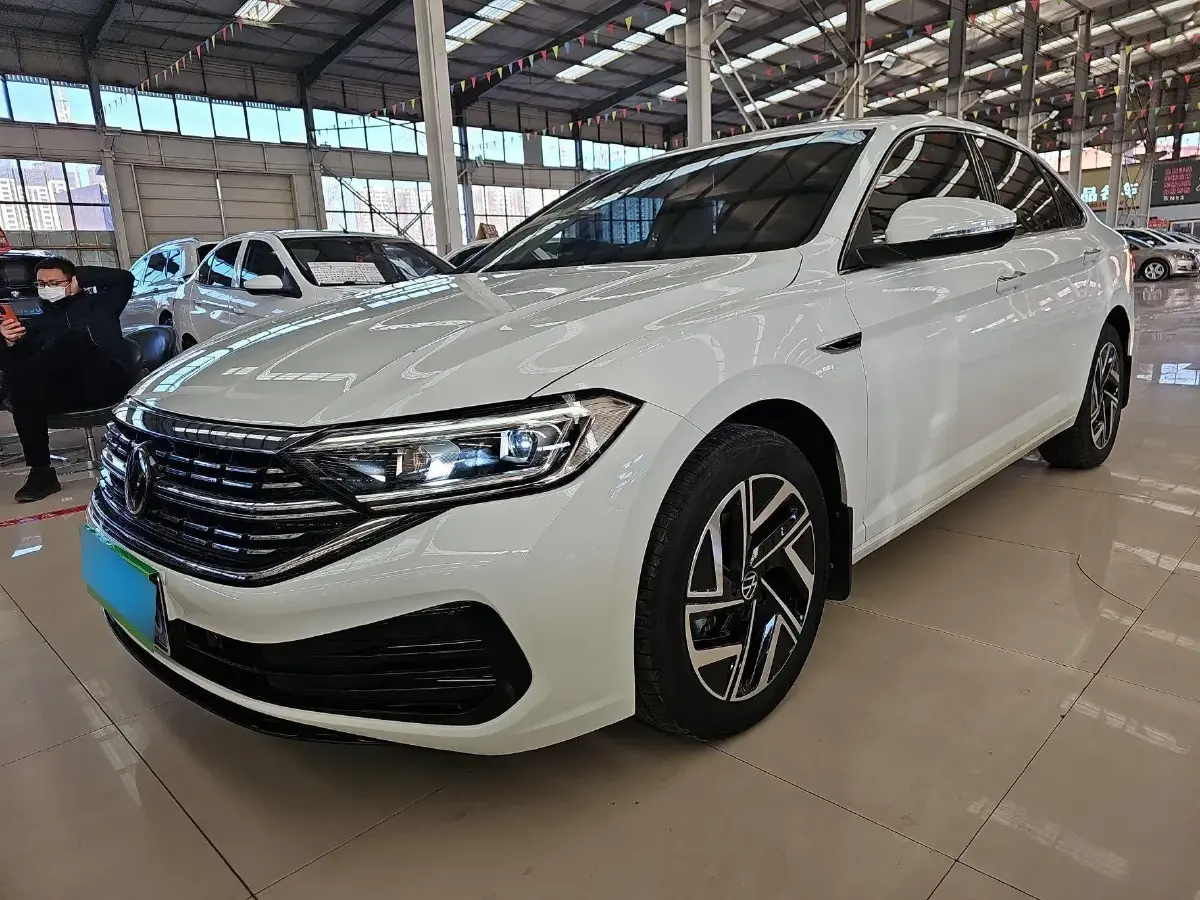 2023 Volkswagen Sagitar 1.5T 160HP L4 7DCT