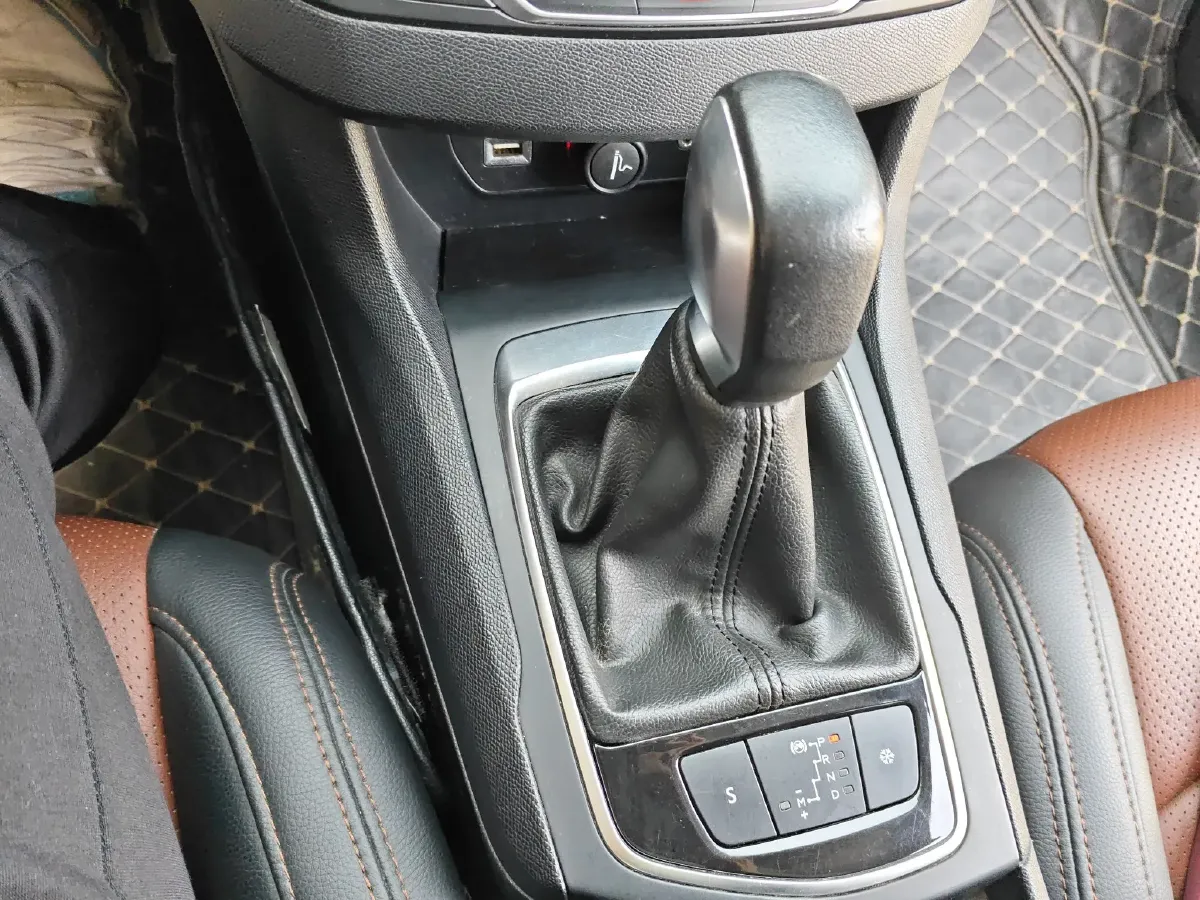 2015 Peugeot 308S 1.2T 136HP L3 6AT,autocango,china used car exporter,china ev exporter,chinese used car exporter,chinese used ev exporter