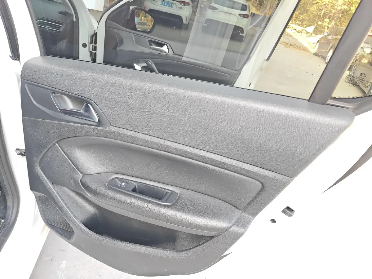 2015 Peugeot 308S 1.2T 136HP L3 6AT,autocango,china used car exporter,china ev exporter,chinese used car exporter,chinese used ev exporter