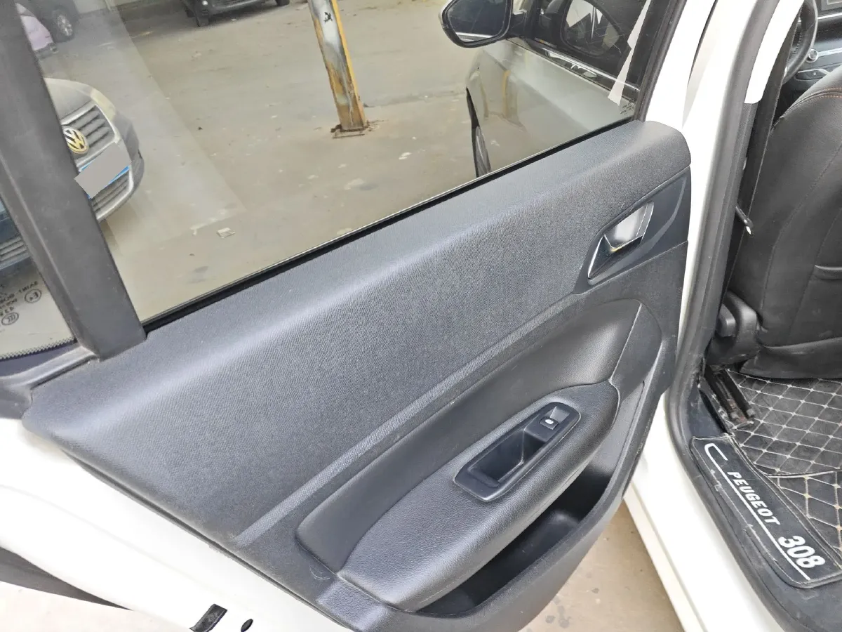 2015 Peugeot 308S 1.2T 136HP L3 6AT,autocango,china used car exporter,china ev exporter,chinese used car exporter,chinese used ev exporter