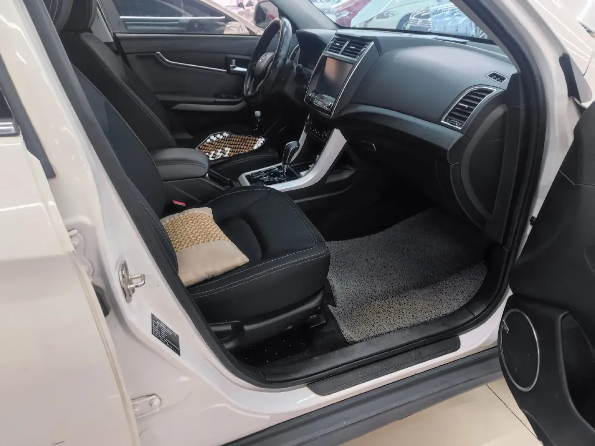 2016 Landwind X5 1.5T 150HP L4 CVT,autocango,china used car exporter,china ev exporter,chinese used car exporter,chinese used ev exporter