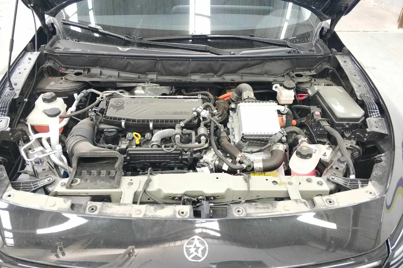 2023 Venucia Grand V DD-i 1.5T 163HP L4 E-CVT PHEV 18.4KWH,autocango,china used car exporter,china ev exporter,chinese used car exporter,chinese used ev exporter