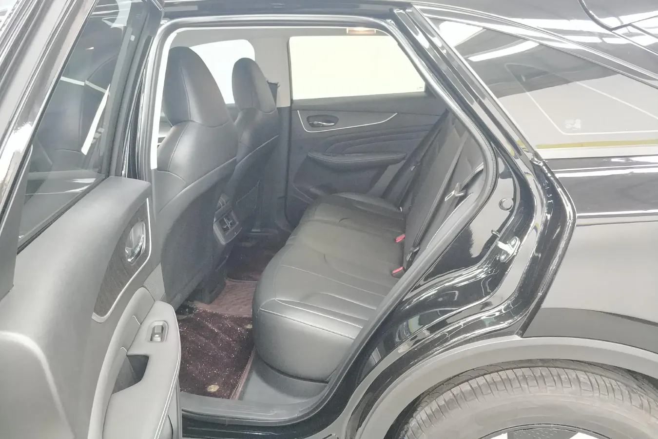 2023 Venucia Grand V DD-i 1.5T 163HP L4 E-CVT PHEV 18.4KWH,autocango,china used car exporter,china ev exporter,chinese used car exporter,chinese used ev exporter