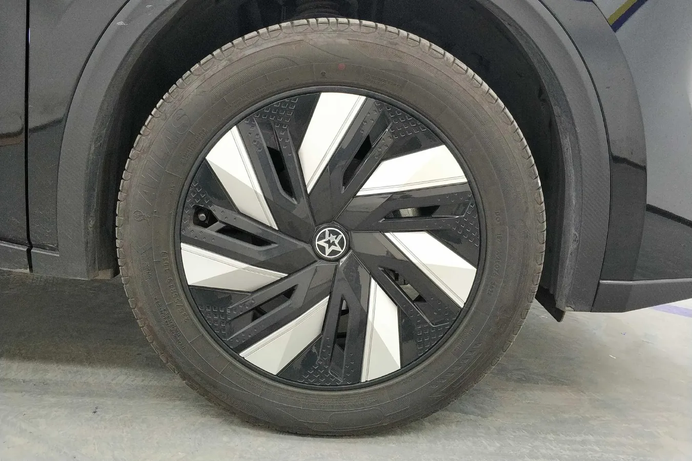 2023 Venucia Grand V DD-i 1.5T 163HP L4 E-CVT PHEV 18.4KWH,autocango,china used car exporter,china ev exporter,chinese used car exporter,chinese used ev exporter