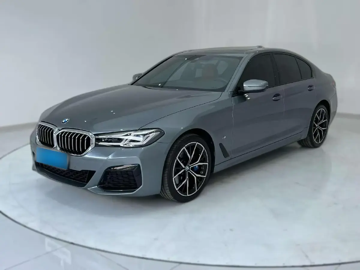 2022 BMW 5 Series 2.0T 252HP L4 8AT