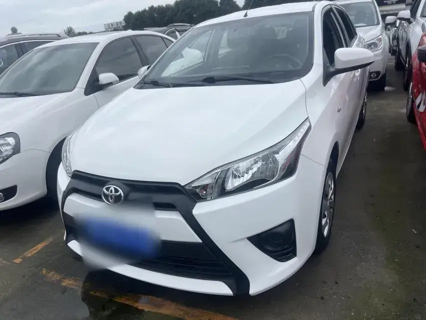 2014 Toyota Yaris L 1.3L 99HP L4 4AT