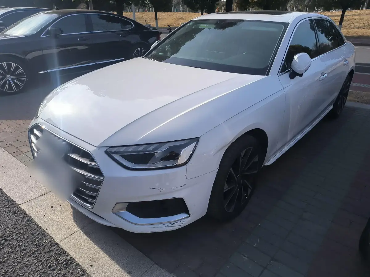 2022 Audi A4L 2.0T 190HP L4 7DCT