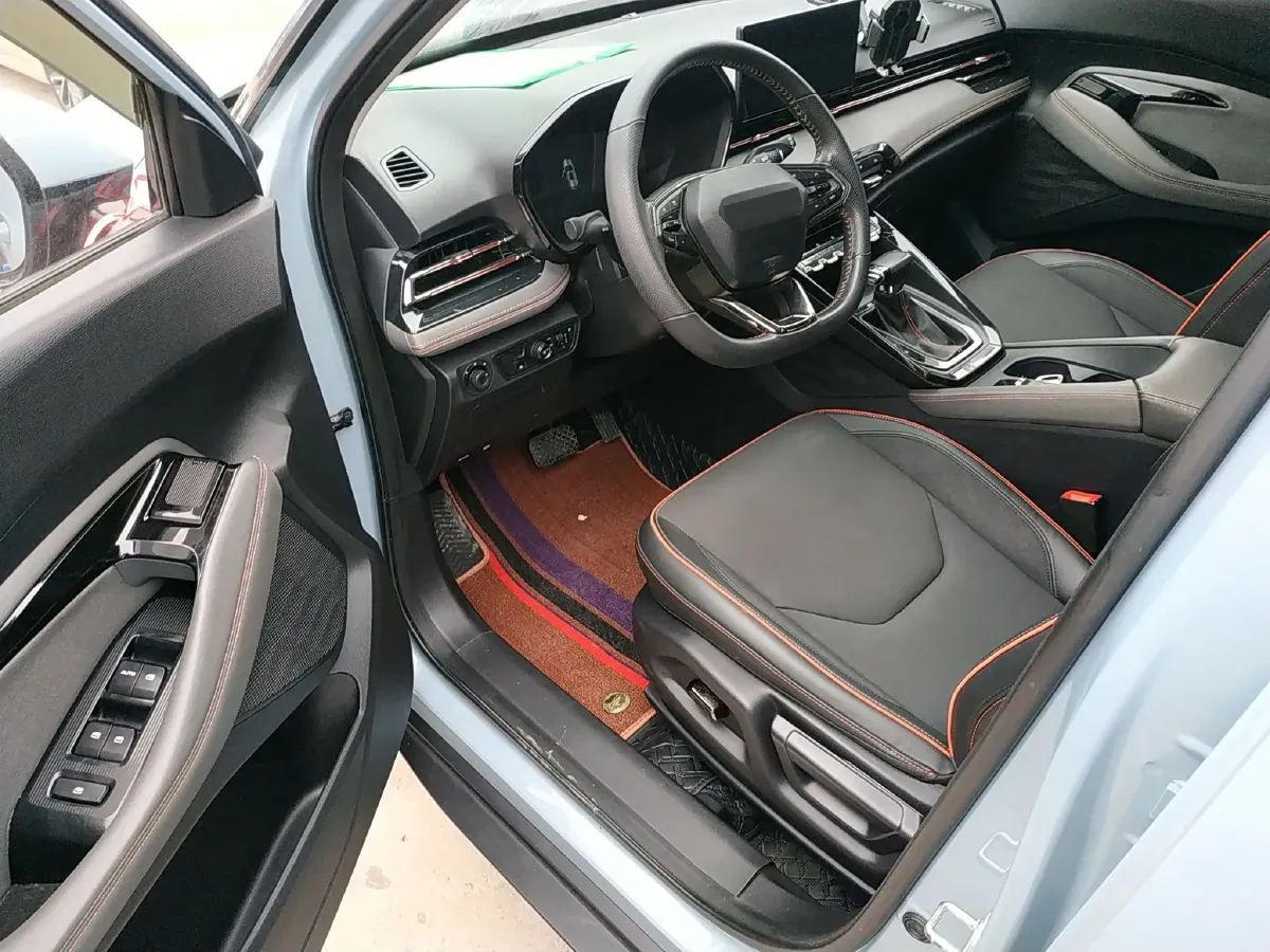 2020 BaoJun RS-3 1.5L 99HP L4 CVT,autocango,china used car exporter,china ev exporter,chinese used car exporter,chinese used ev exporter